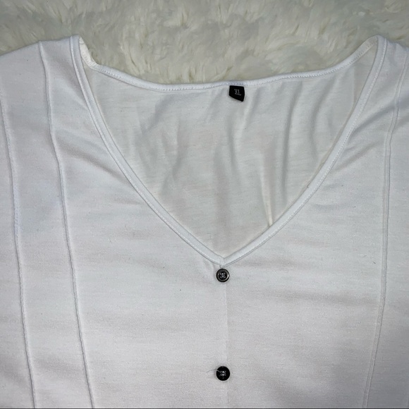 UNBRANDED~NWOT~ Women’s Size XL White Long Sleeve Floral Button Down Tunic Top - Picture 4 of 13